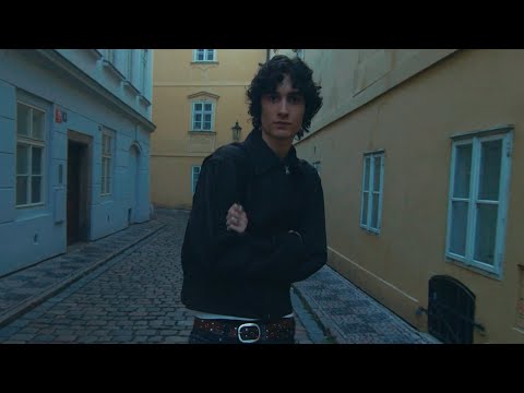 We Never Dated Lyrics in English - Sombr